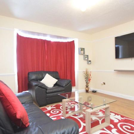 Four Bedroom Townhouse 12 Minutes Walk To Excel Exhibition Centre Londres Exterior foto