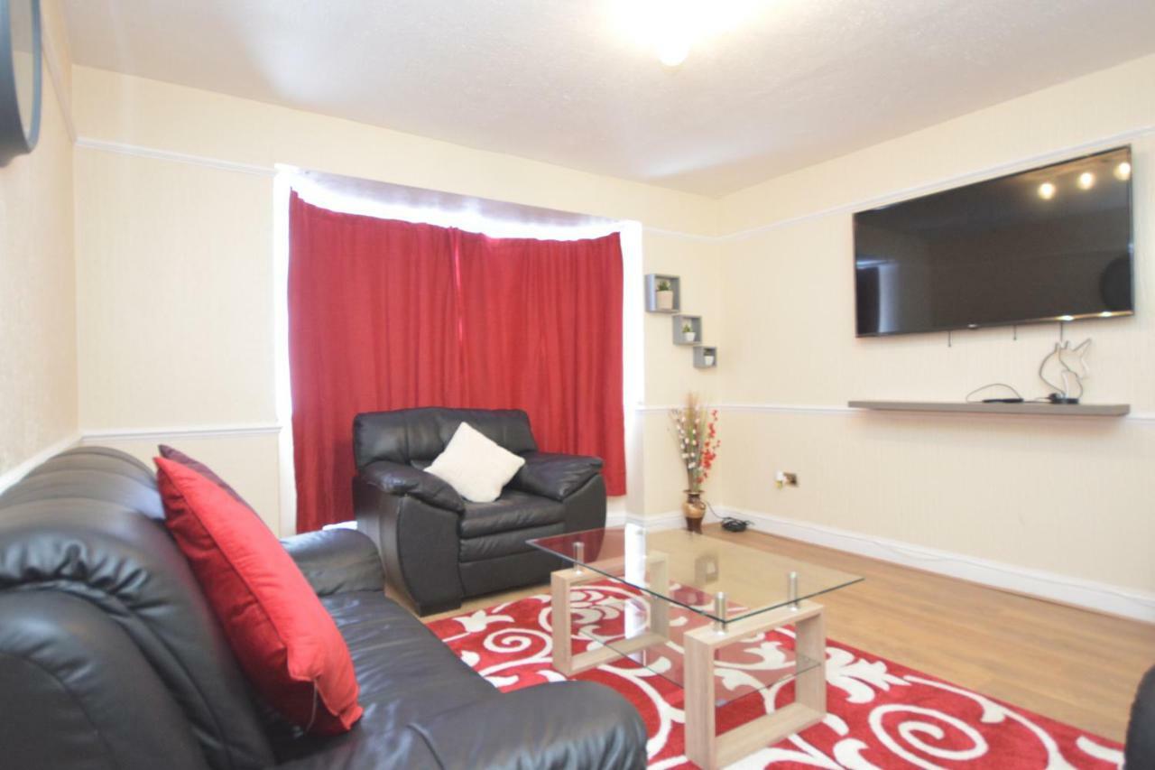 Four Bedroom Townhouse 12 Minutes Walk To Excel Exhibition Centre Londres Exterior foto
