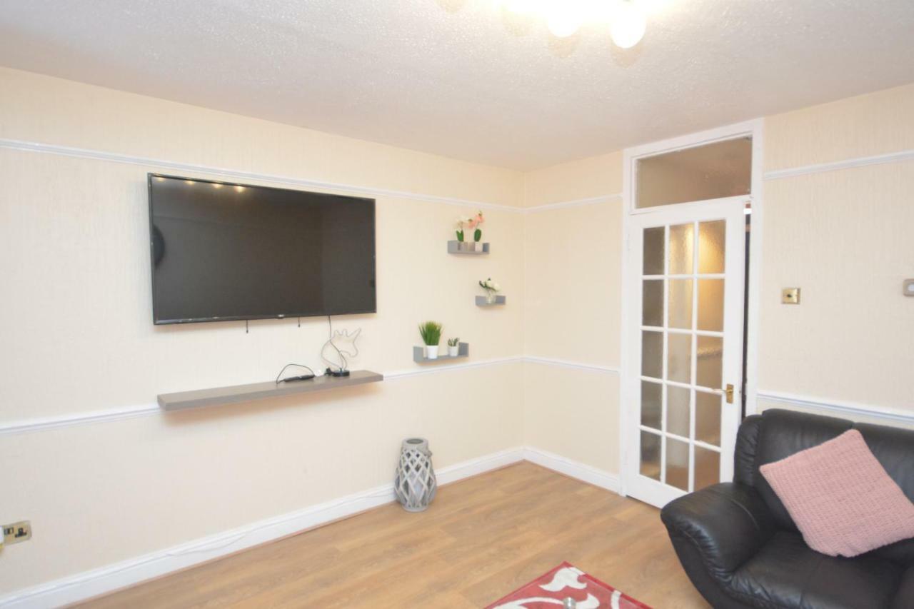 Four Bedroom Townhouse 12 Minutes Walk To Excel Exhibition Centre Londres Exterior foto