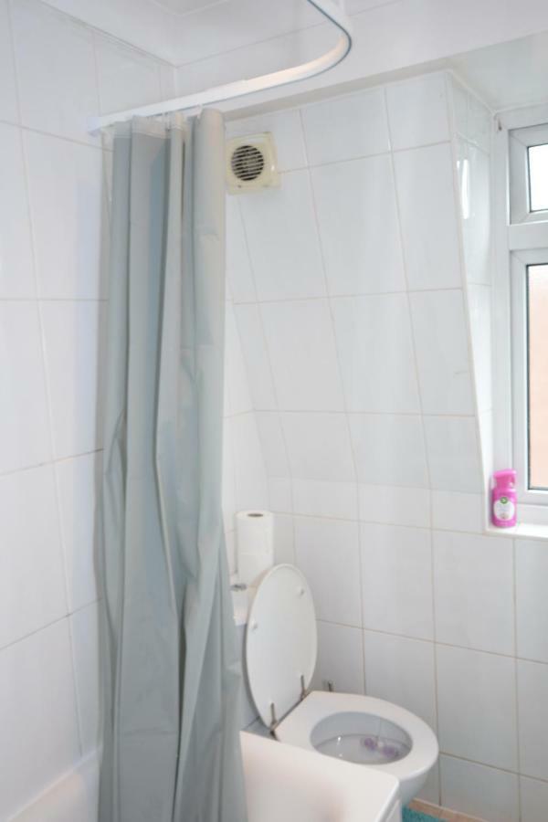 Four Bedroom Townhouse 12 Minutes Walk To Excel Exhibition Centre Londres Exterior foto